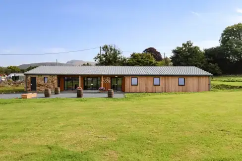  Dale's Lodge  - Photo 1